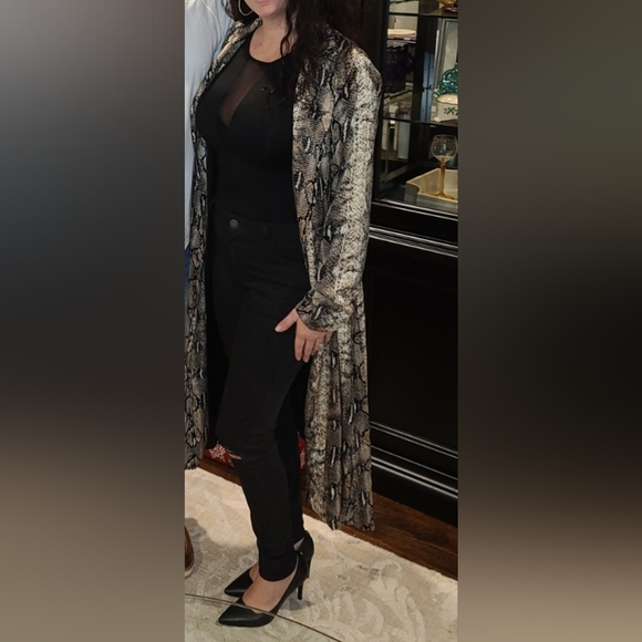 Meshki Long Jacket - Picture 6 of 6